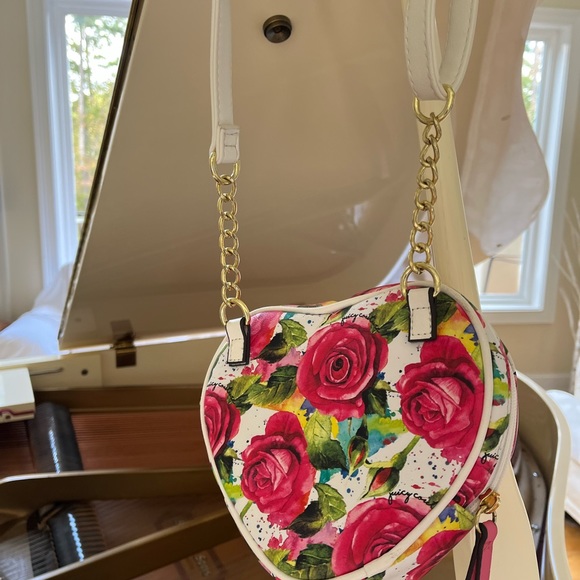 JUICY COUTURE MINI PURSE.  CAN BE WORN AS A CROSS BODY BAG ALSO. - Picture 4 of 7
